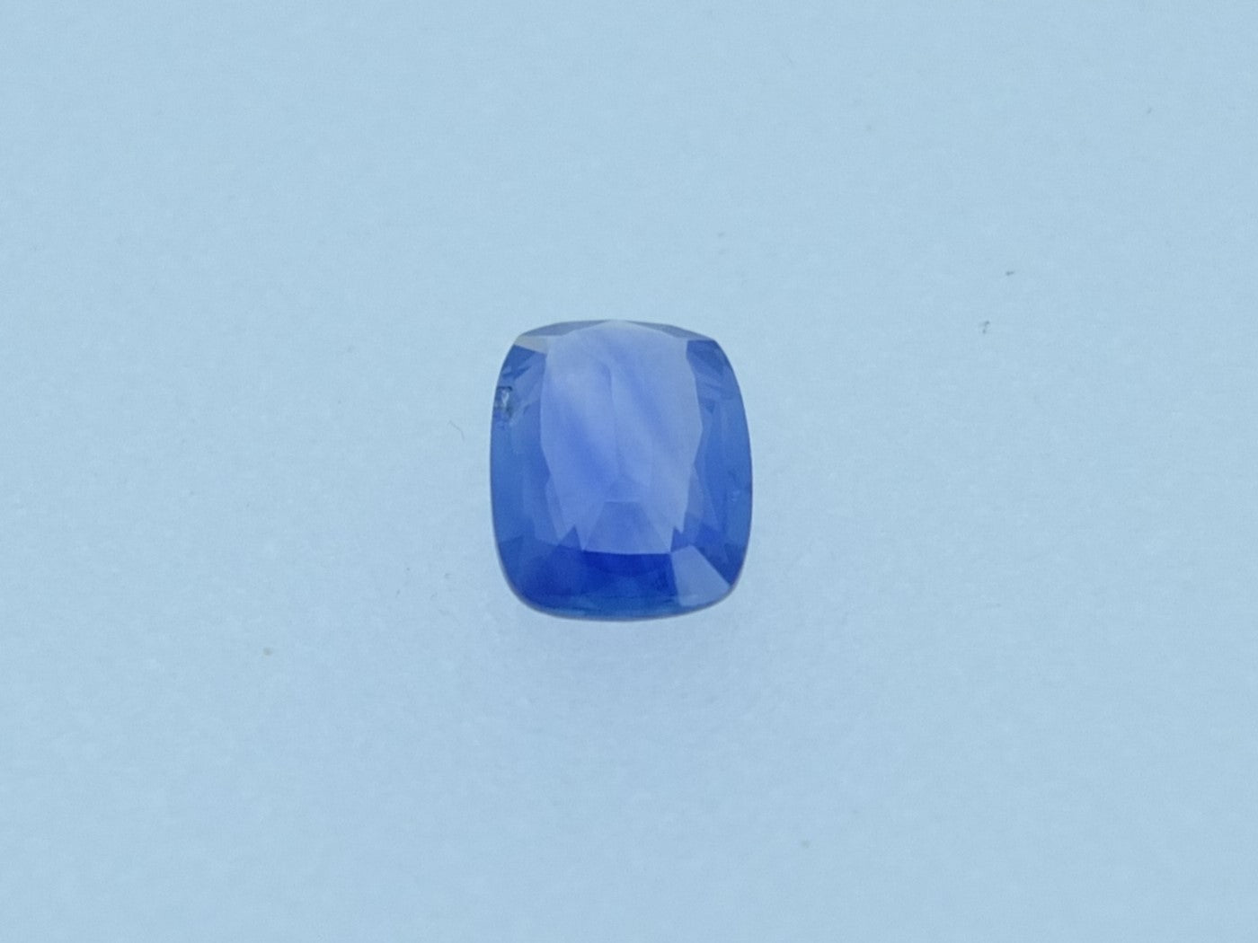 0.9 ct Natural Blue Sapphire