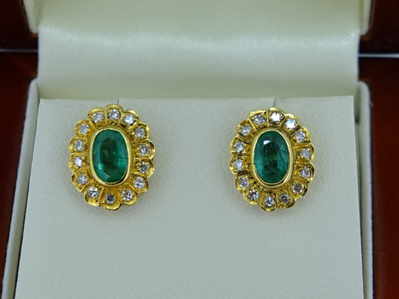 1.82 CT Colombian Emerald and Diamond 18 CT Gold Earrings