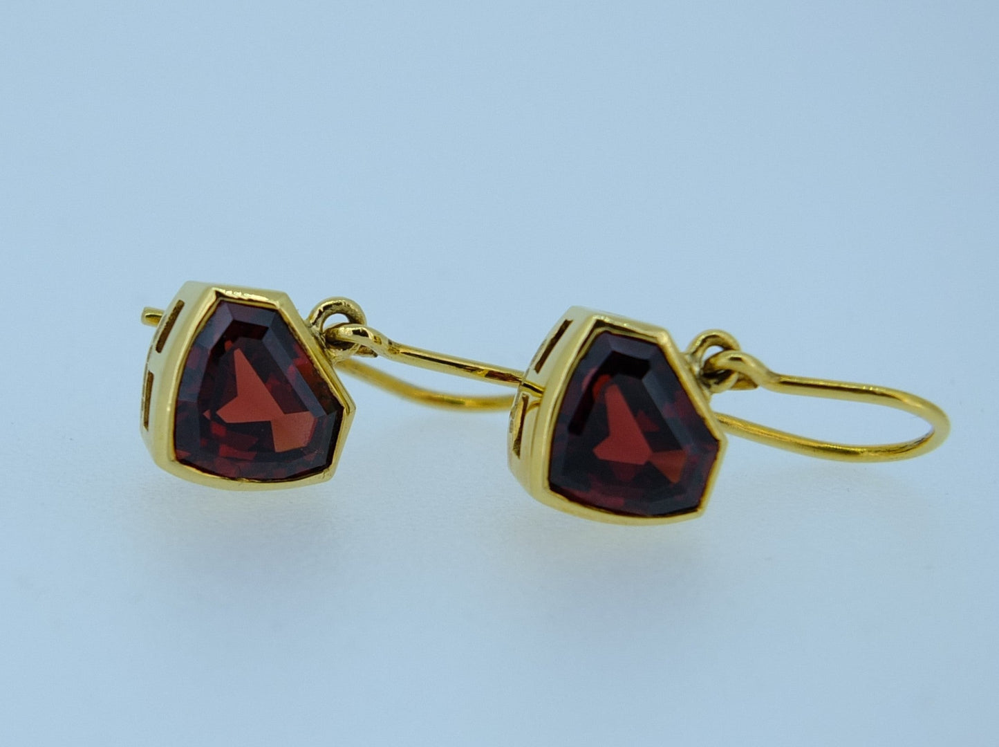 6.23 CT Red Garnet & 18 CT Gold Earrings