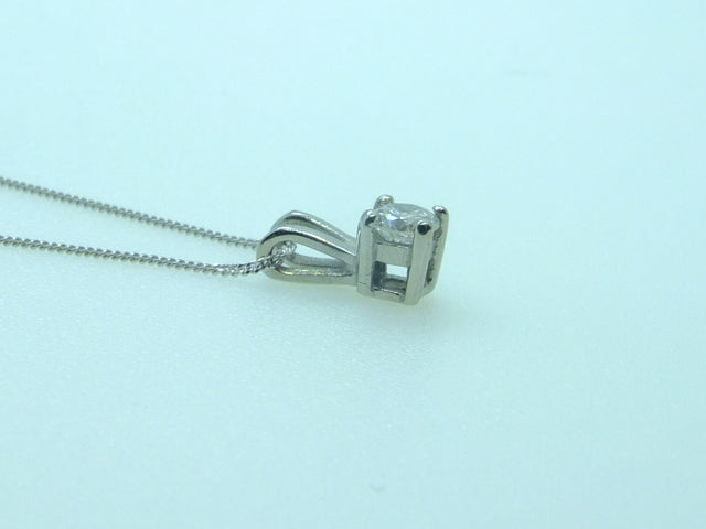 0.15 CT White gold Diamond necklace