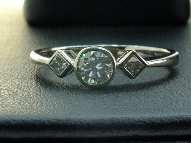 18 CT White Gold and 0.70ct Diamond Ring