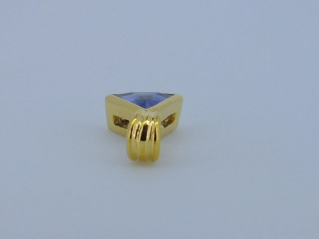 0.90 Ct Ceylon Blue Sapphire 18 CT Yellow gold pendant