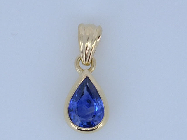 1.57 CT Ceylon Blue Sapphire 18 CT Yellow gold Pendant SOLD OUT