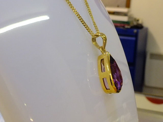 Amethyst with 18ct Gold Necklace