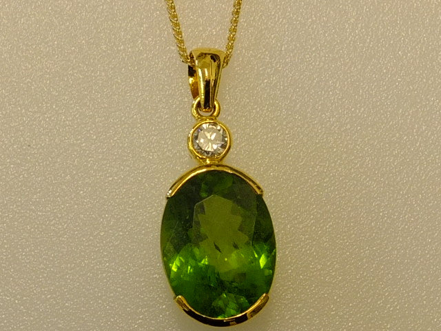 13.36 ct Peridot & Diamond Set in 18ct Gold Necklace