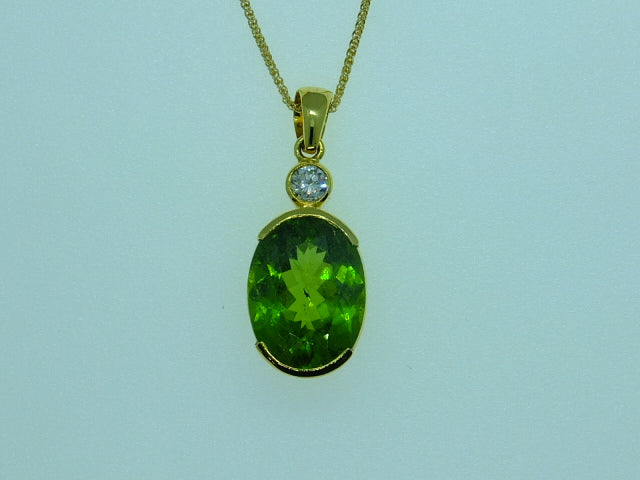 13.36 ct Peridot & Diamond Set in 18ct Gold Necklace