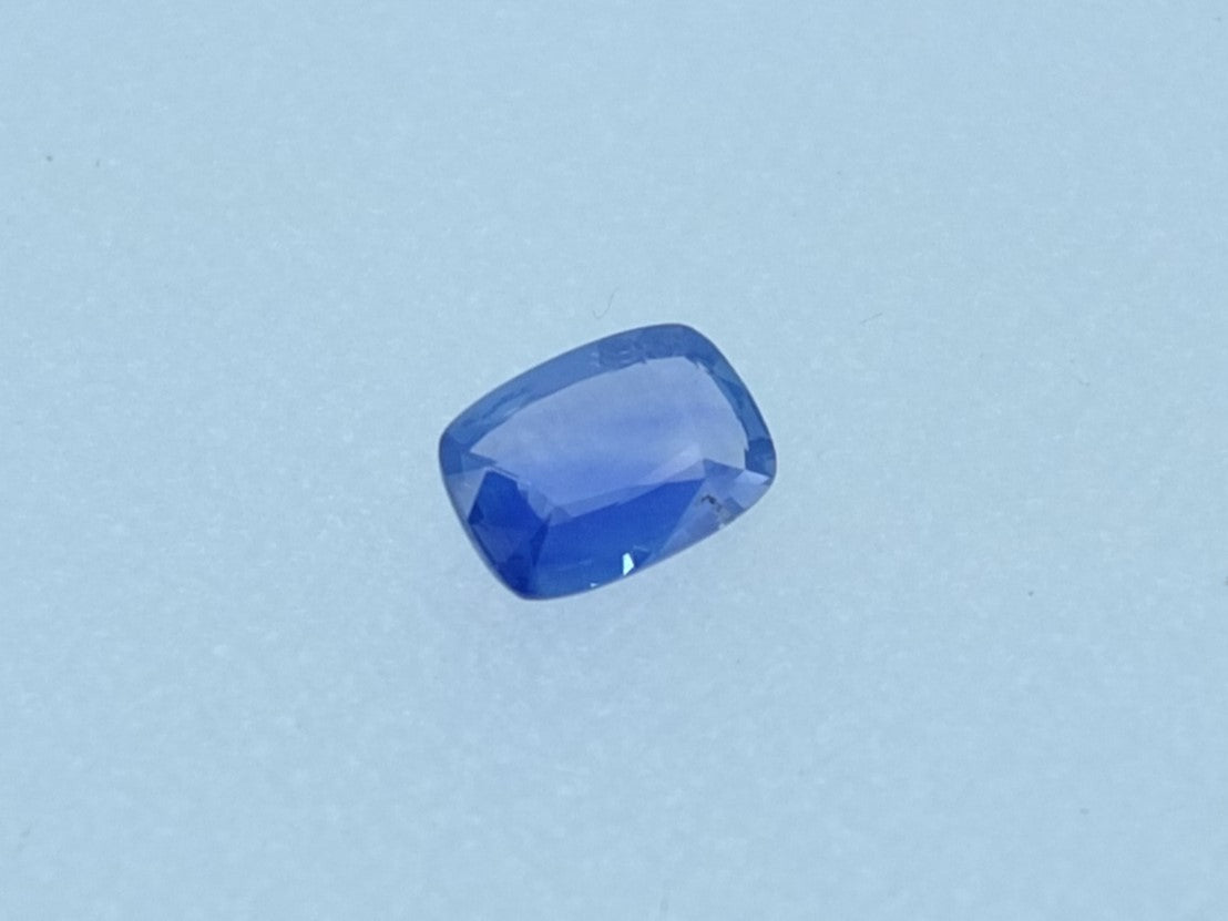 0.9 ct Untreated Blue Sapphire