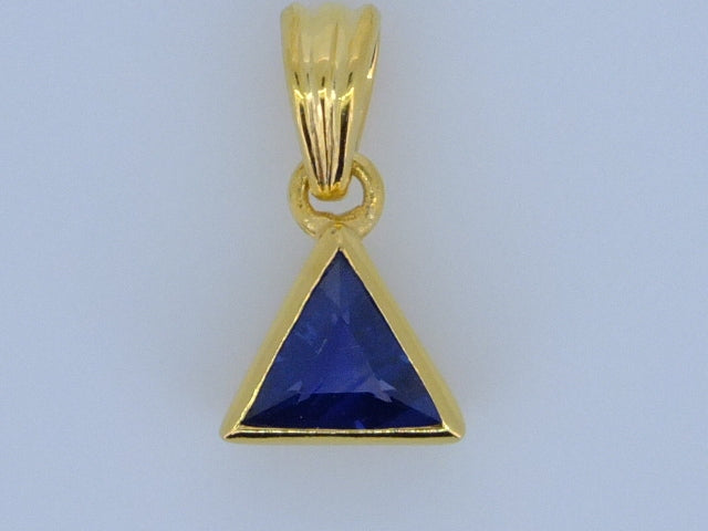 0.90 Ct Ceylon Blue Sapphire 18 CT Yellow gold pendant