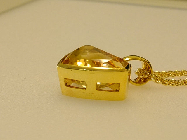 18ct Gold and Citrine Deep Tri-Cut Necklace SOLD OUT